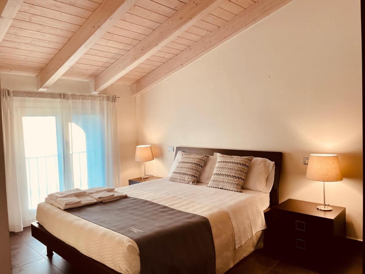 ديسينسانو ديل غاردا Residence Del Lago المظهر الخارجي الصورة