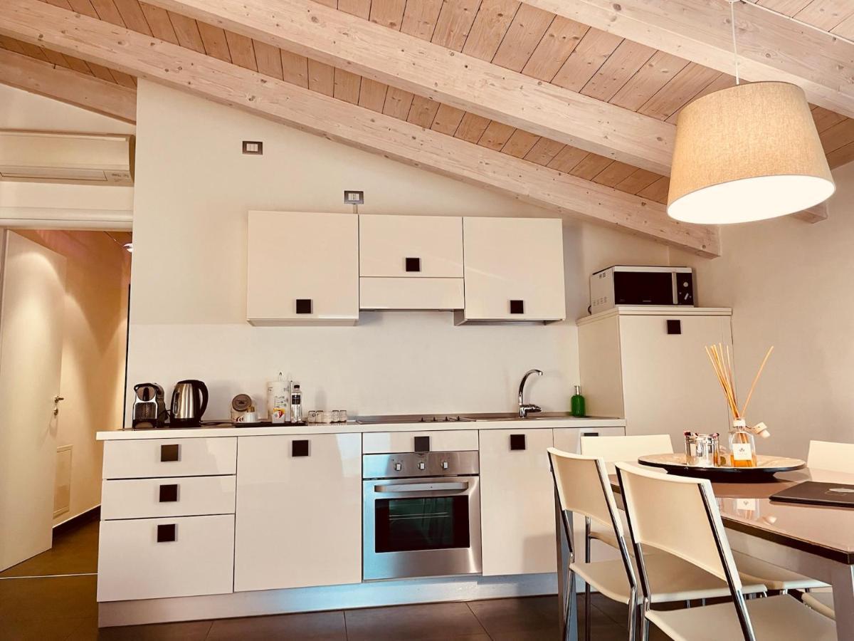 ديسينسانو ديل غاردا Residence Del Lago المظهر الخارجي الصورة