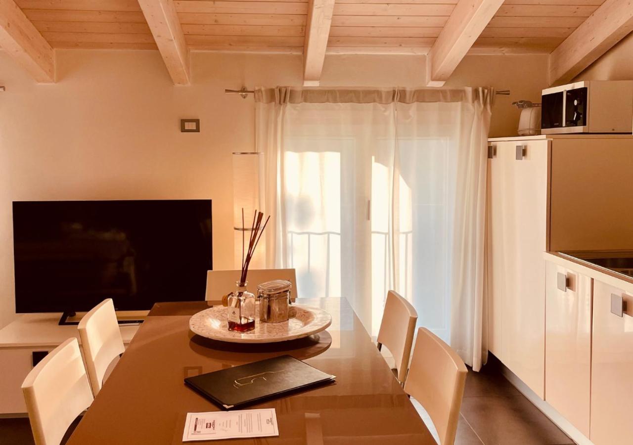 ديسينسانو ديل غاردا Residence Del Lago المظهر الخارجي الصورة