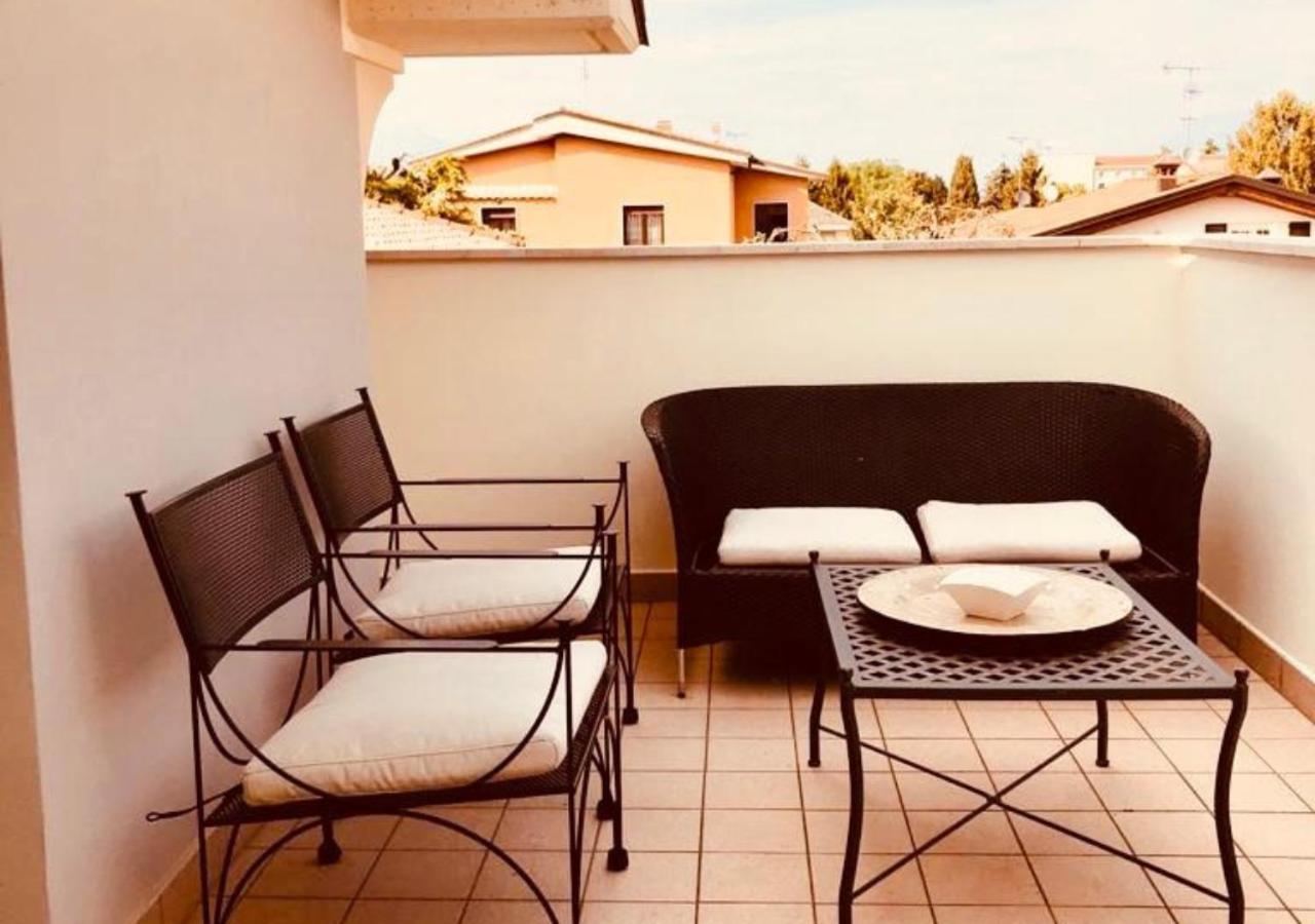 ديسينسانو ديل غاردا Residence Del Lago المظهر الخارجي الصورة