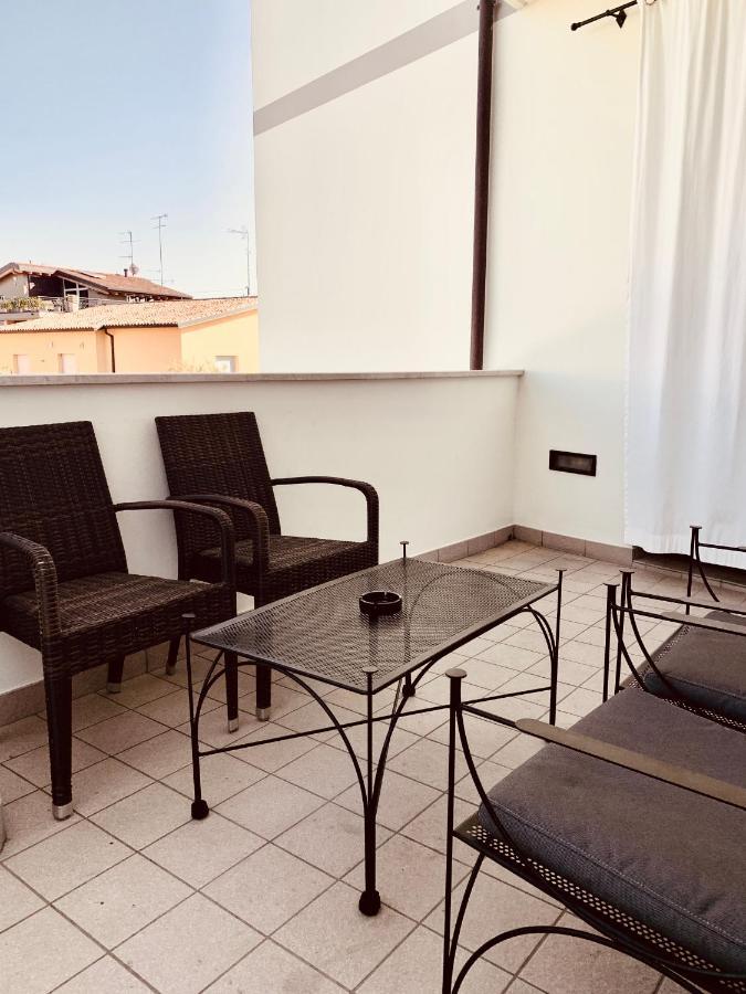 ديسينسانو ديل غاردا Residence Del Lago المظهر الخارجي الصورة